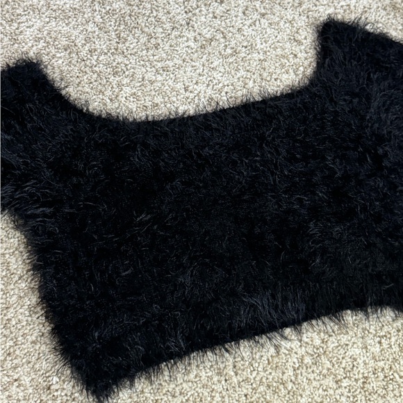 Black Fuzzy Crop Top - Picture 3 of 7